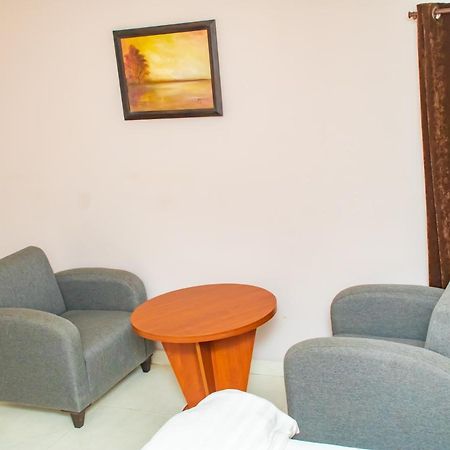 Denis Hotel Abuja Mobushipe Екстериор снимка
