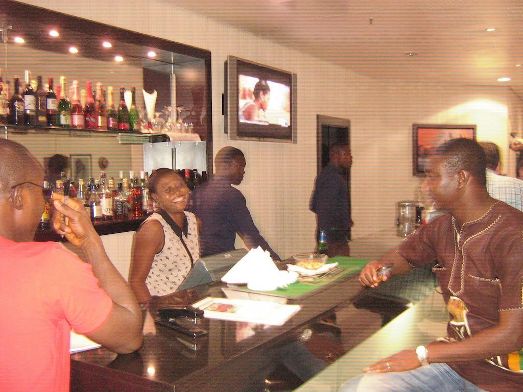 Denis Hotel Abuja Mobushipe Екстериор снимка
