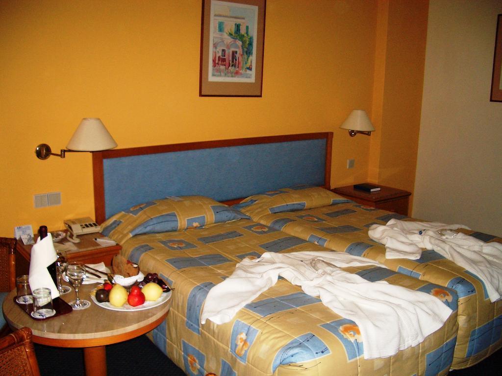Denis Hotel Abuja Mobushipe Екстериор снимка