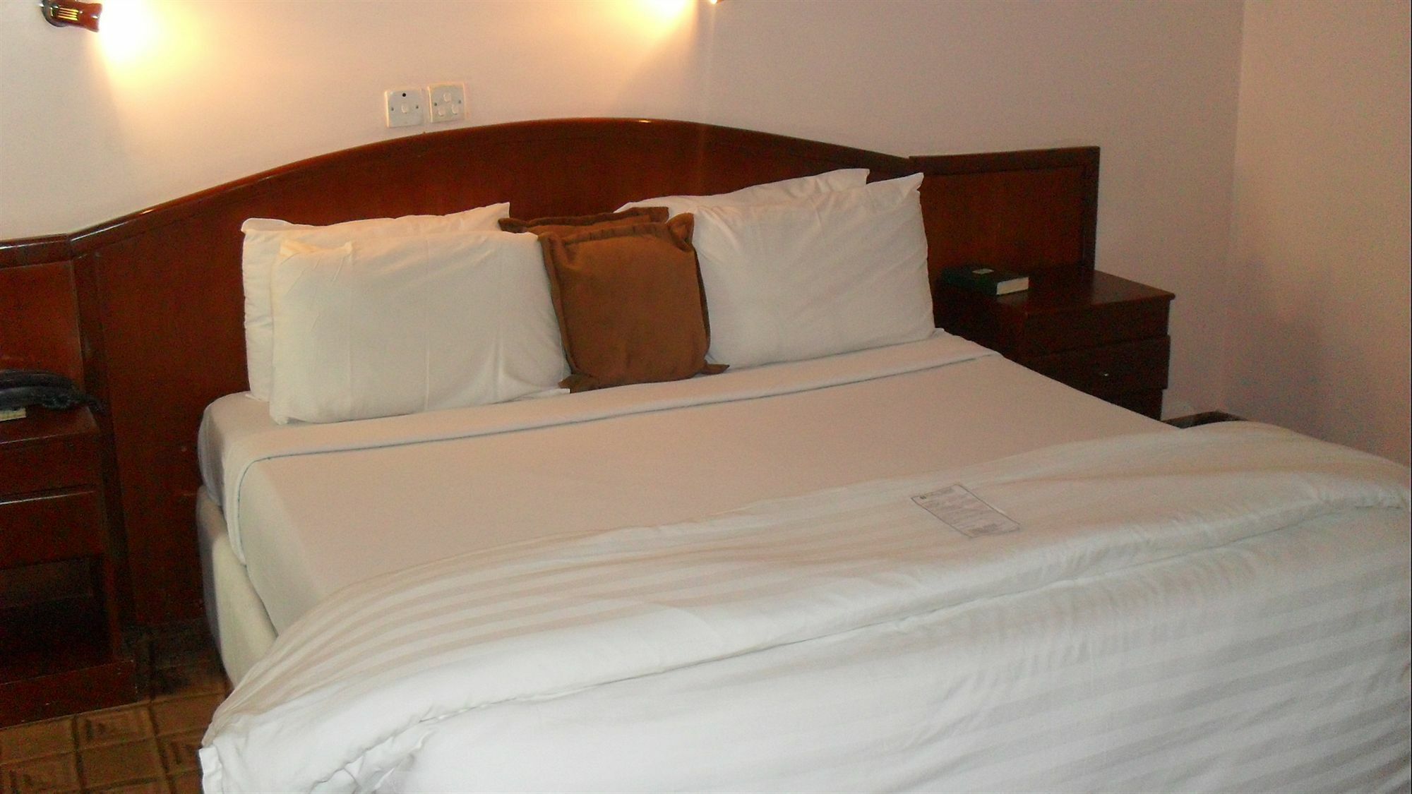 Denis Hotel Abuja Mobushipe Екстериор снимка