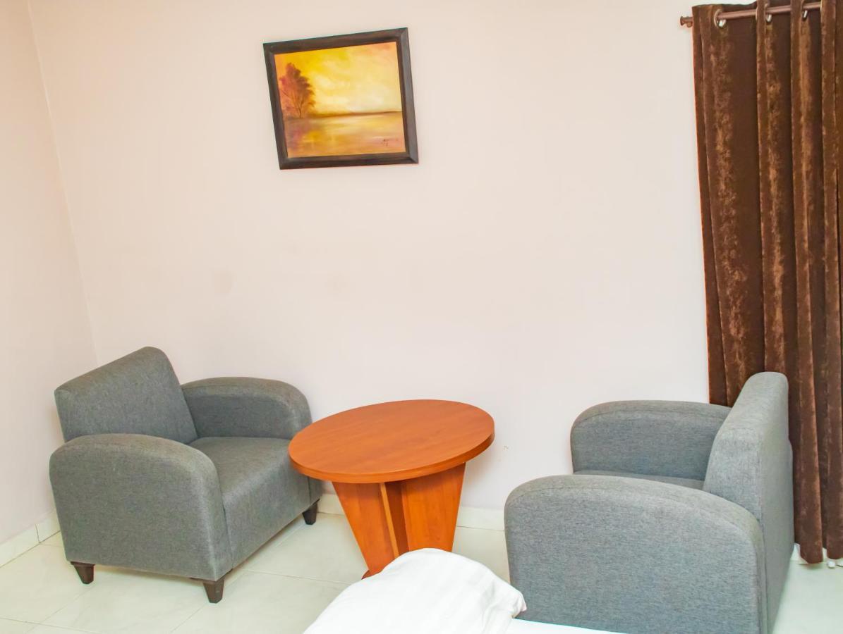 Denis Hotel Abuja Mobushipe Екстериор снимка